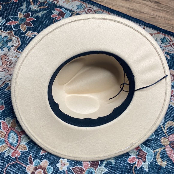 Chain wrap hat - Picture 2 of 2